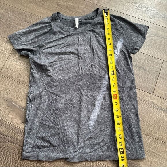 Athleta T Shirt Womens Large Gray Short Sleeve Top - Picture 6 of 6